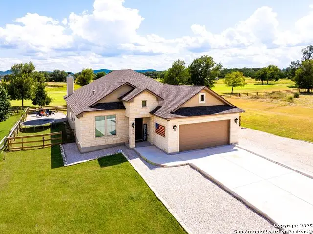 450 Spanish Grant, Bandera, TX 78003 - Image #1