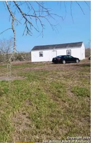 166543 11th St E, Lakehills, TX 78063