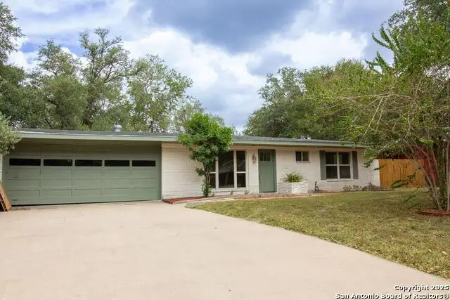 905 E Inez, Beeville, TX 78102 - Image #1