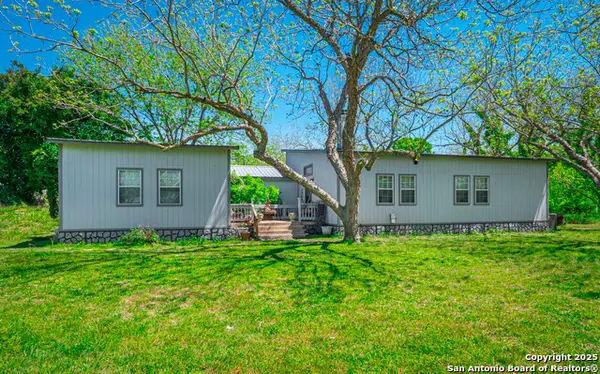 1103 County Road 200, Gonzales, TX 78629