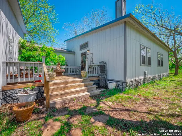 1103 County Road 200, Gonzales, TX 78629 - Image #3