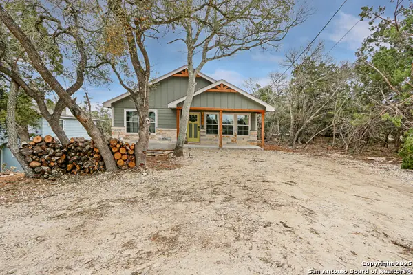 652 Canyon Bend, Canyon Lake, TX 78133