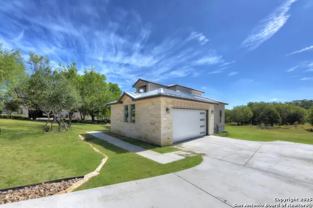 105 River Bluff, Castroville, TX 78009 - Image #2