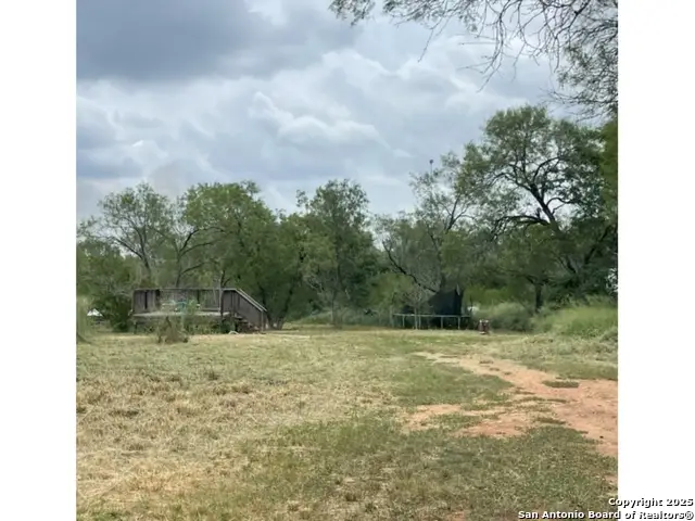 16002 Kilowatt Rd, Elmendorf, TX 78112 - Image #2