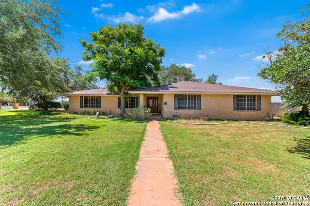 198 Encino Drive, Pearsall, TX 78061 - Image #1