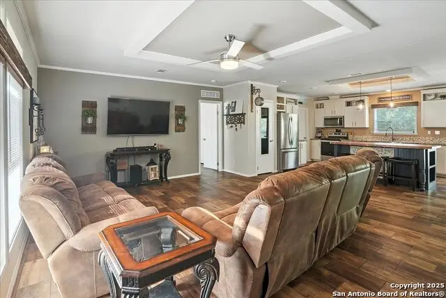 1004 Catholic Cemetery, George West, TX 78022 - #3