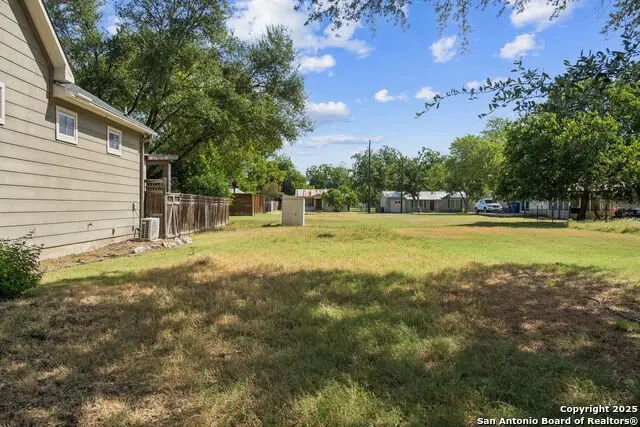 1070 Hayselton, New Braunfels, TX 78130 - Image #3