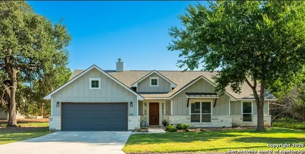 221 Deerwood Circle, Bandera, TX 78003