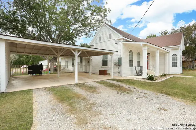 1503 S 2nd Street, Floresville, TX 78114 - Image #3