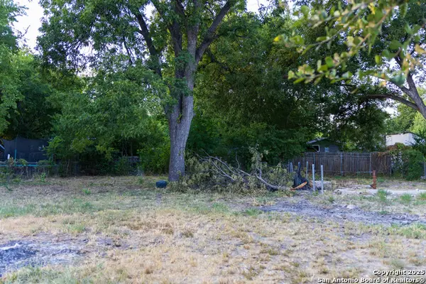 1535 Flanders, San Antonio, TX 78211