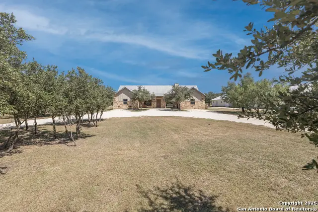 888 Tierra Linda Dr, Concan, TX 78881 - Image #2