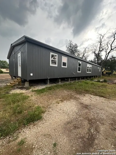 719 N Houston, Sabinal, TX 78881 - Image #2