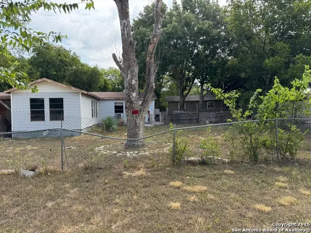 818 Schumacher, New Braunfels, TX 78130 - Image #2