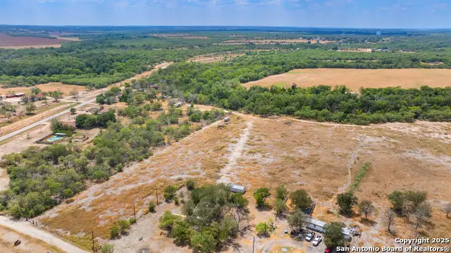 121 Mendoza, Floresville, TX 78114 - Image #3