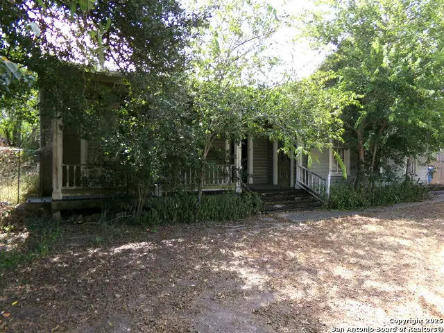 1701 N Avenue E, Beeville, TX 78102 - Image #1
