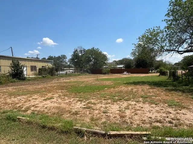 00 Renfro, Devine, TX 78016 - Image #2