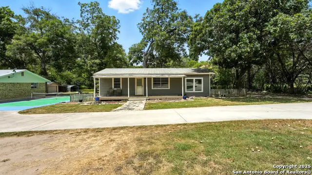 695 Albert, New Braunfels, TX 78130 - Image #3