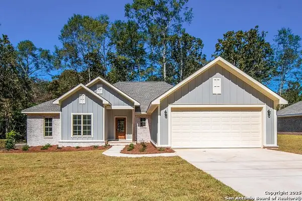 226 Colonial, La Vernia, TX 78121