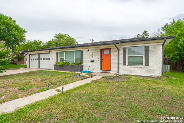 371 Sprucewood Ln, San Antonio, TX 78216