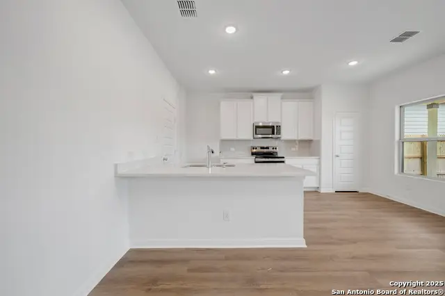 10427 White Hart Lane, Converse, TX 78109 - Image #3