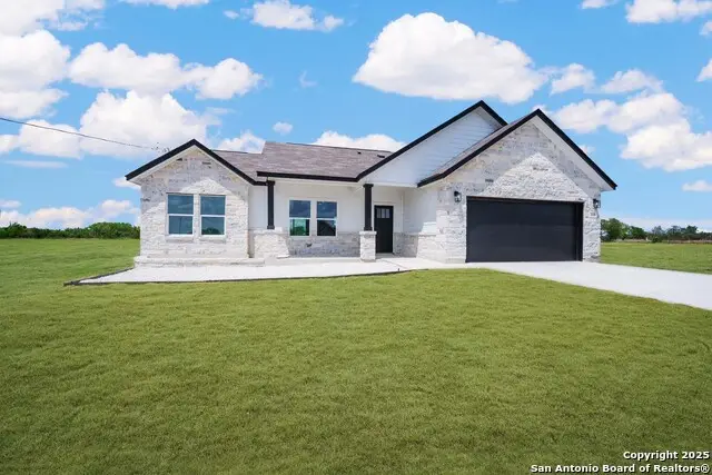 150 Ranchero Way, Natalia, TX 78059 - Image #1