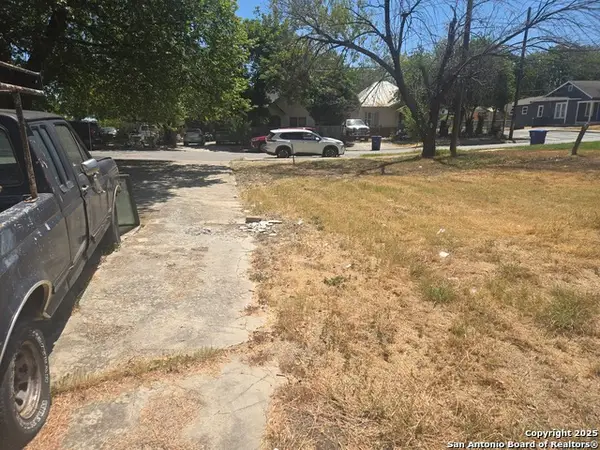 1047 Waverly, San Antonio, TX 78201