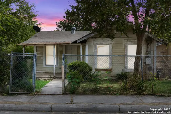 148 Henry, San Antonio, TX 78207