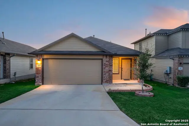 377 Middle Green Loop, Floresville, TX 78114 - Image #2