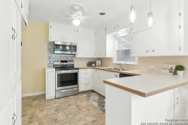 1221 Mesquite, Blanco, TX 78606 - Image #2