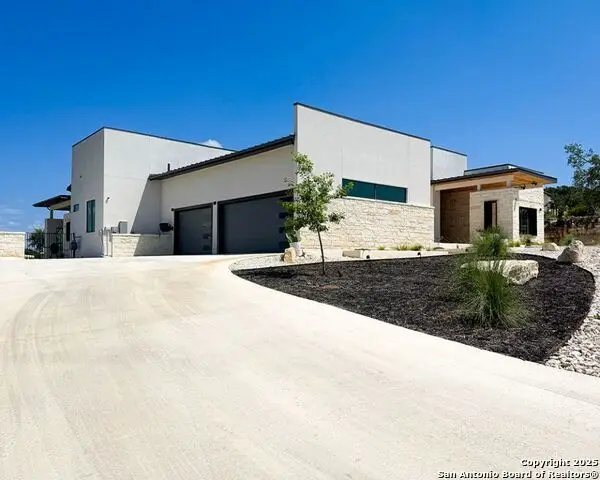 24108 Tres Arroyos, San Antonio, TX 78255 - Image #2