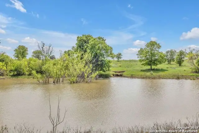 16547 E Gable Rd, Saint Hedwig, TX 78152 - Image #2