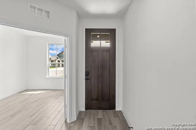 4007 Paddock Trl, Seguin, TX 78155 - Image #2