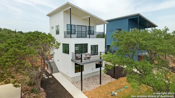 675 Hummingbird Hill, Canyon Lake, TX 78133