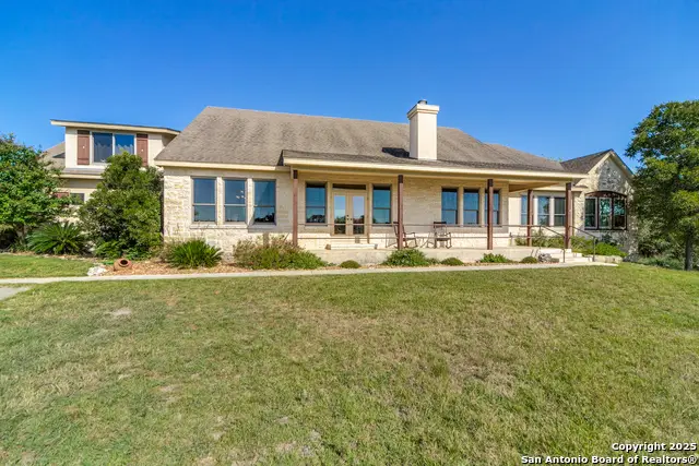 203 Horseshoe Bend, Boerne, TX 78006 - Image #2