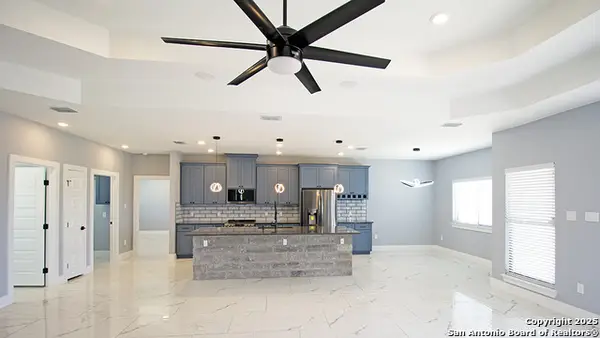 792 Lake Valley, La Vernia, TX 78121