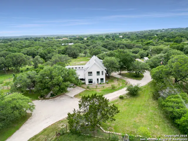 31545 Meadow Creek, Boerne, TX 78015 - Image #2
