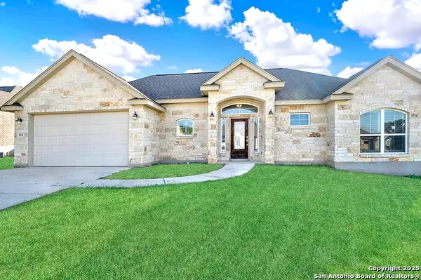 113 Ridgecrest, Floresville, TX 78114