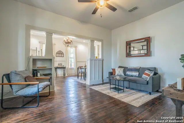 116 W Weinert, Seguin, TX 78155 - #2