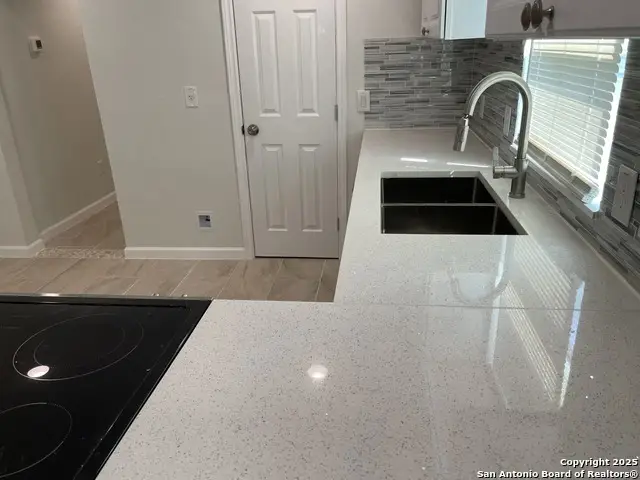 629 S Gevers, San Antonio, TX 78203 - Image #2