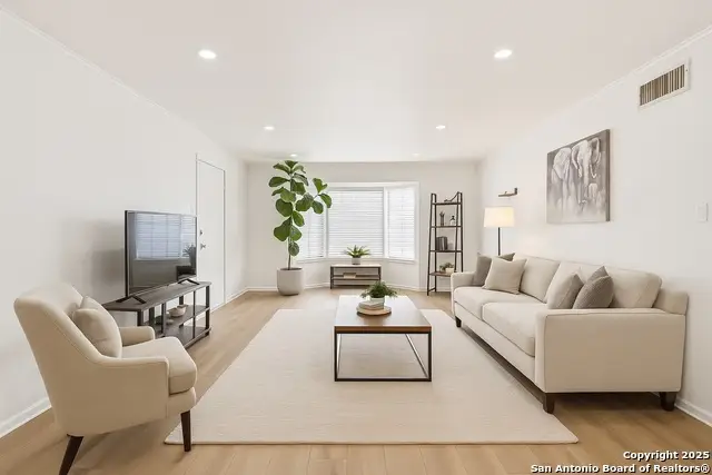 102 Ruelle Ln #220-B, San Antonio, TX 78209 - Image #1