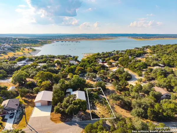 617 Canyon Edge, Canyon Lake, TX 78133