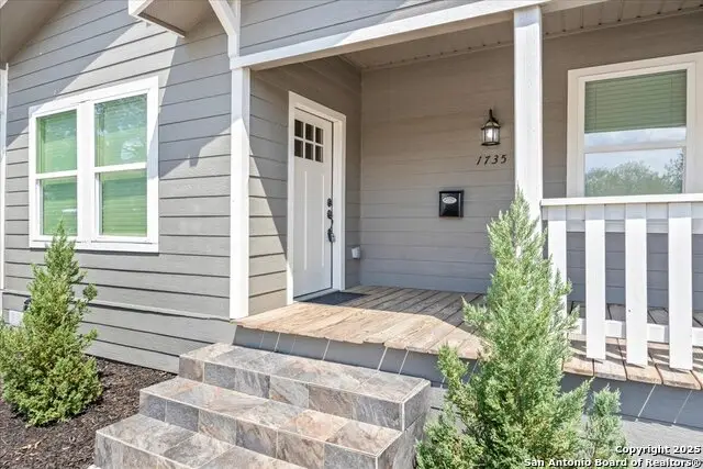 1735 Center, San Antonio, TX 78202 - Image #2