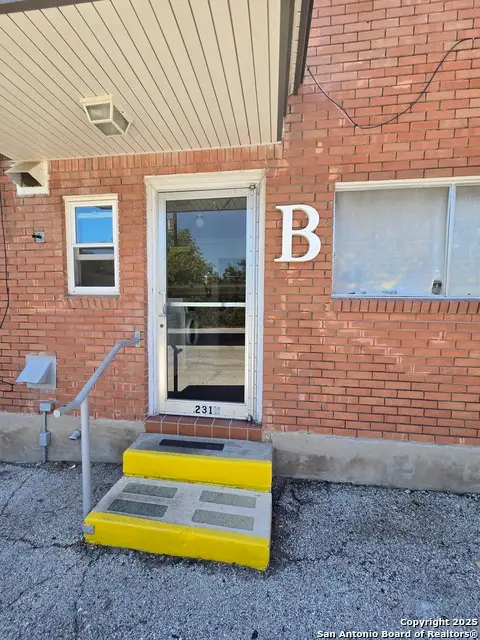 231 Silver Sands #5, San Antonio, TX 78216 - Image #2