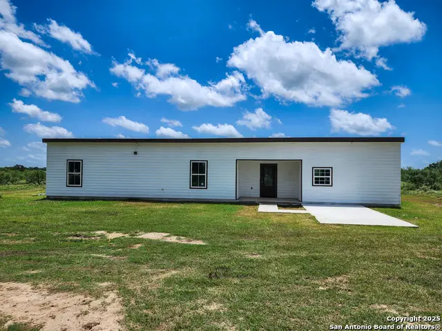 950 Highsmith Rd, Seguin, TX 78155 - Image #2