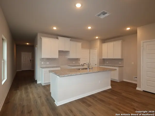 10342 White Hart Lane, Converse, TX 78109 - Image #3