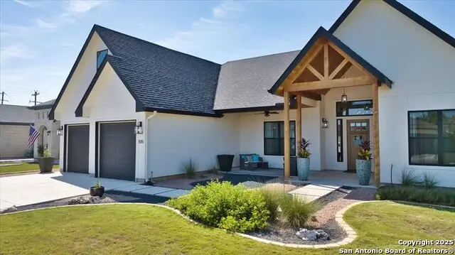 105 Parlin Ln, Fredericksburg, TX 78624 - #2