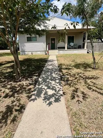 501 E Randall, Beeville, TX 78102 - #1