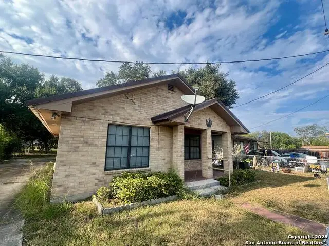 406 W Sylvia, Beeville, TX 78102 - #1