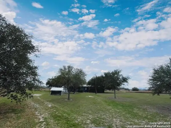 9844 Cr 623, Skidmore,  78389