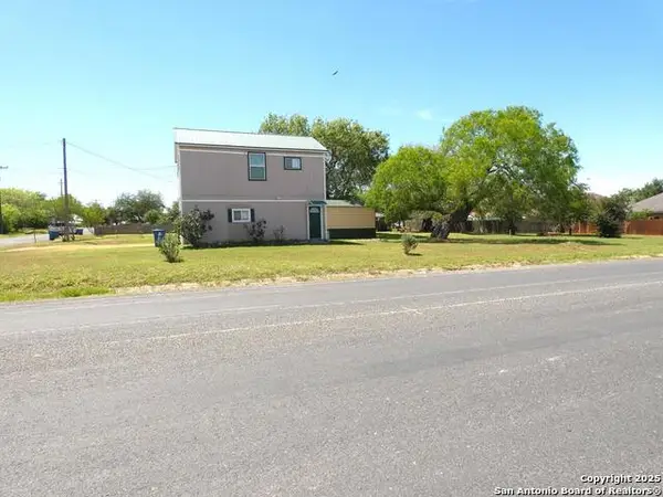 911 E Steiner, Beeville,  78102